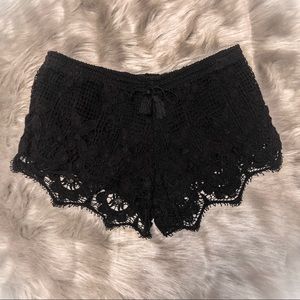 Express Lace Shorts, Black